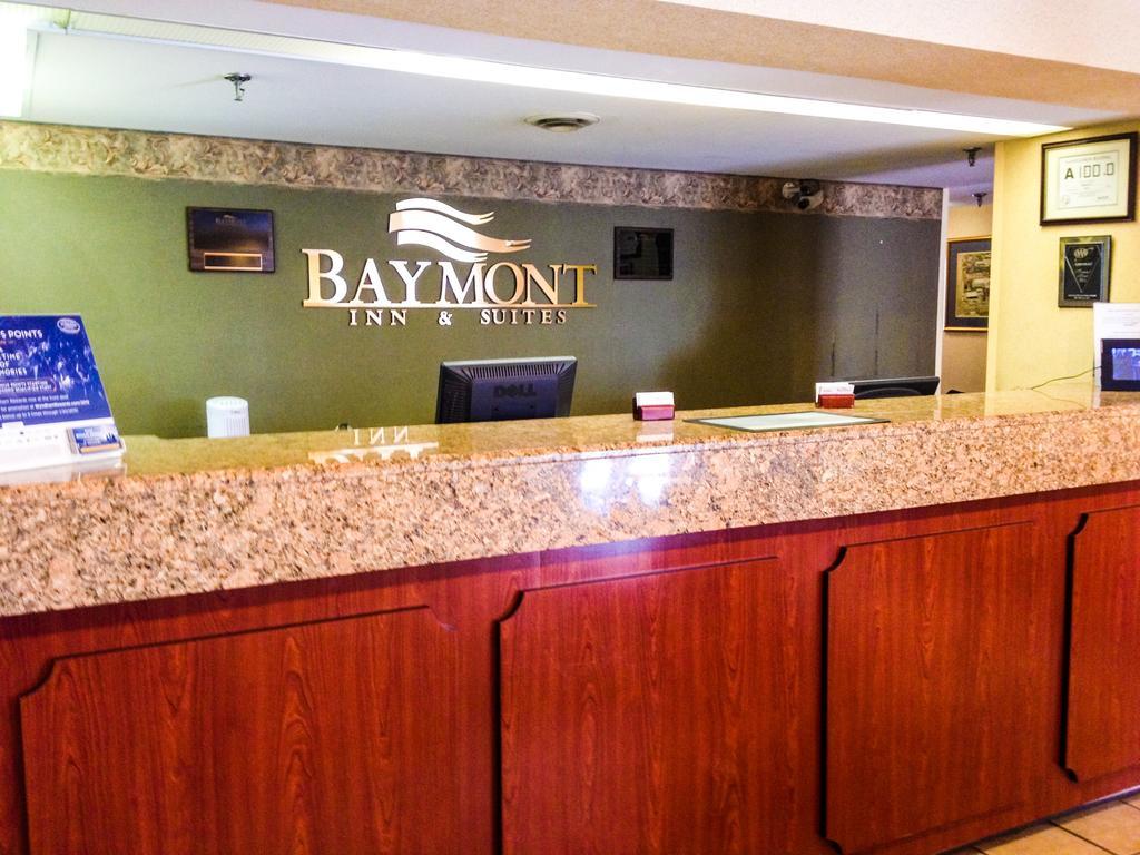 Baymont By Wyndham Wilmington Hotel ภายนอก รูปภาพ